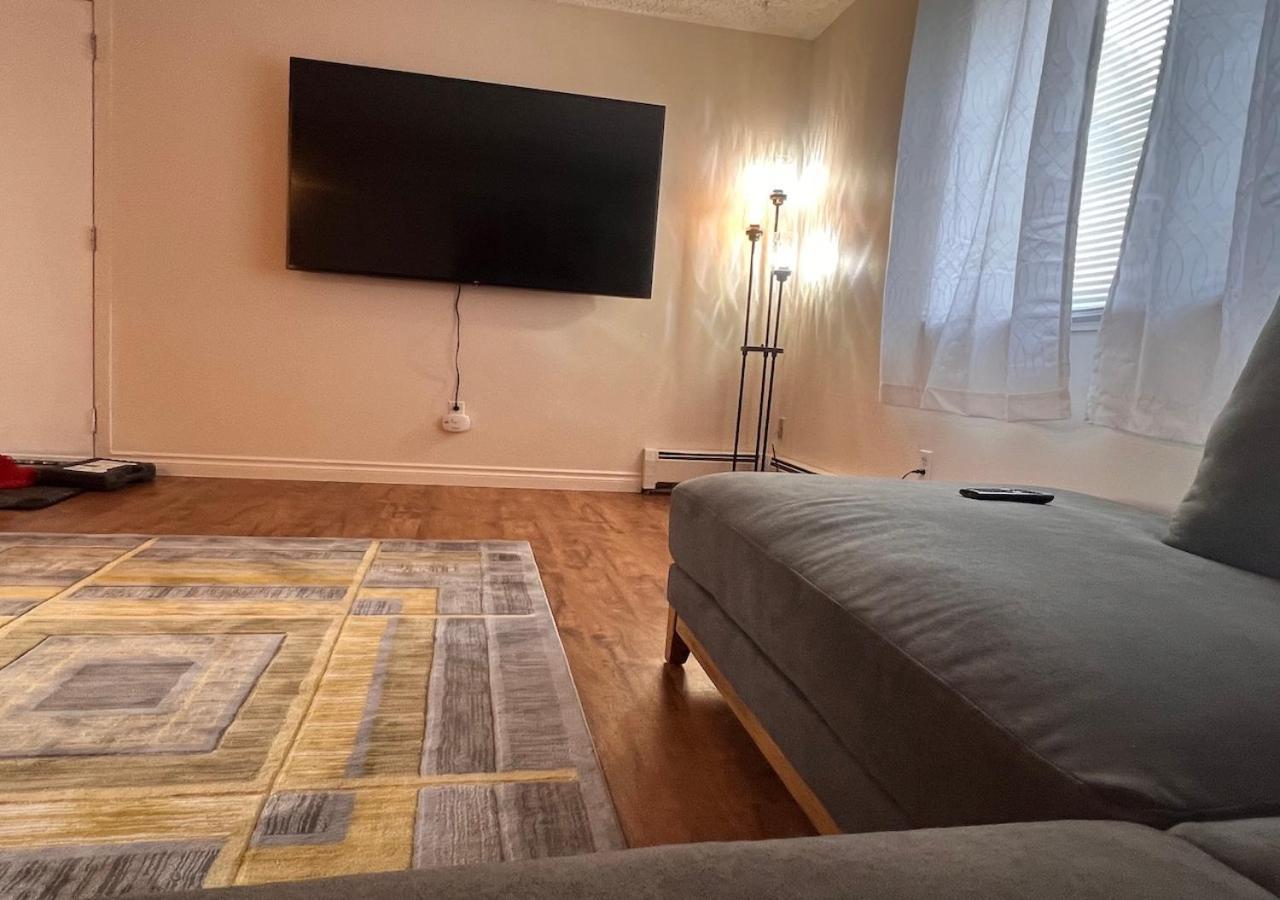 Lovely Two Bedroom, Minutes Away From Downtown Anchorage Bagian luar foto